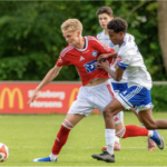 Historisk debut til Bloch